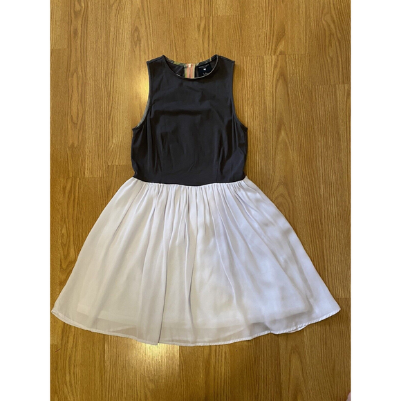 Against Nudity Sleeveless Flowing Gray and White Dress Womens Size Small - Picture 8 of 11